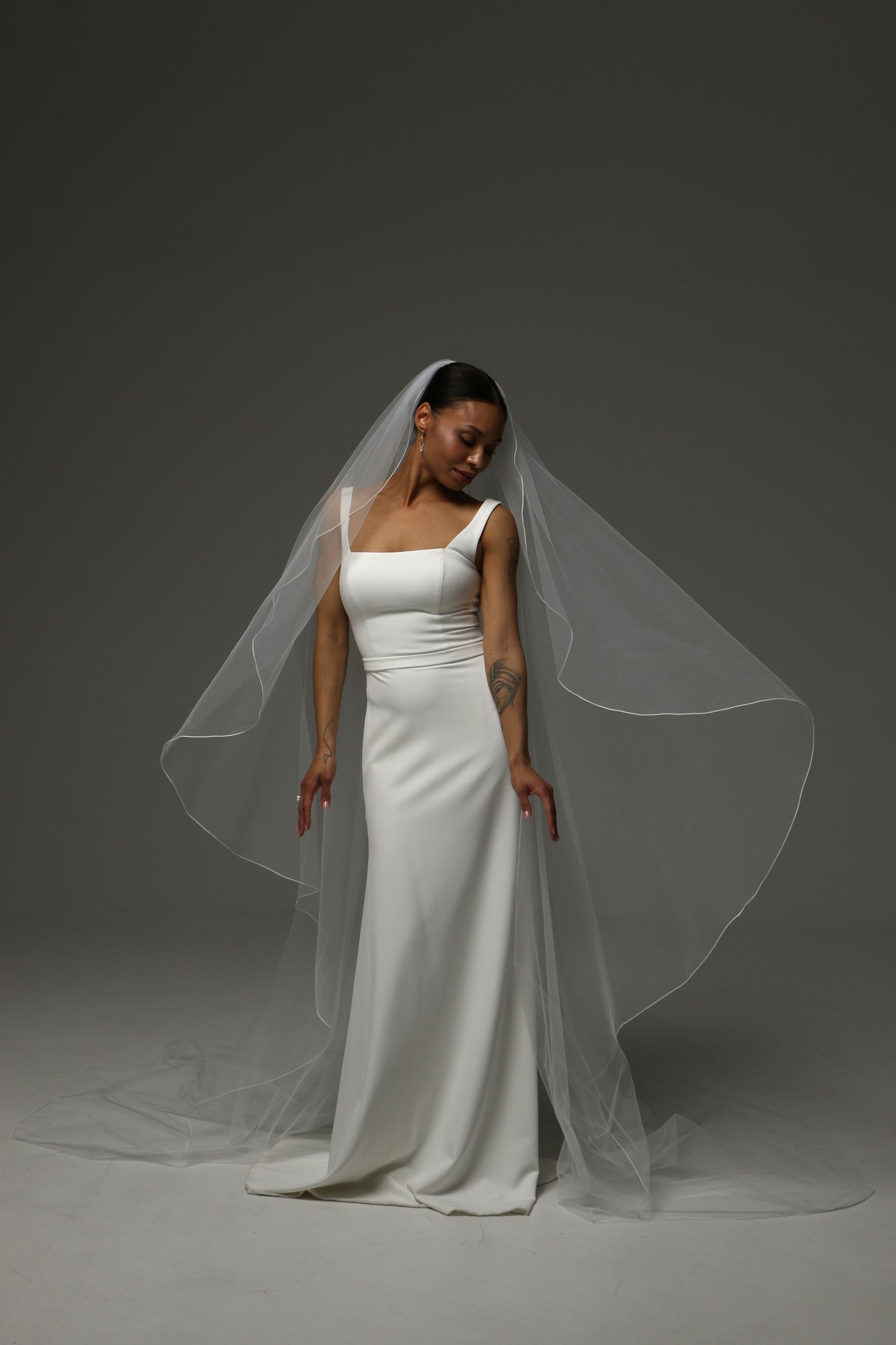 Cathedral-length bridal veil with clean lines and lightweight feel.