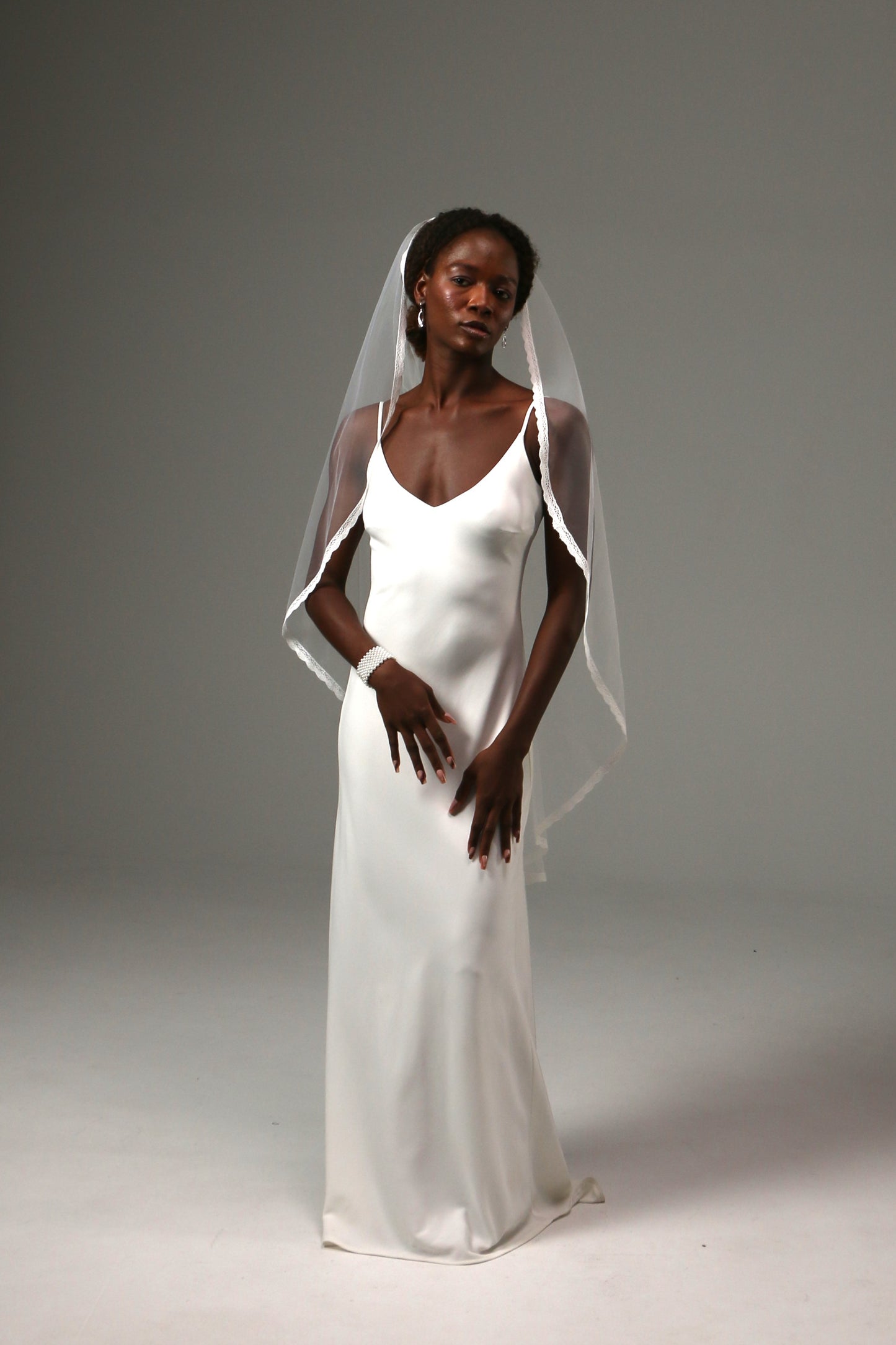 Soft illusion tulle veil perfect for minimalist brides.