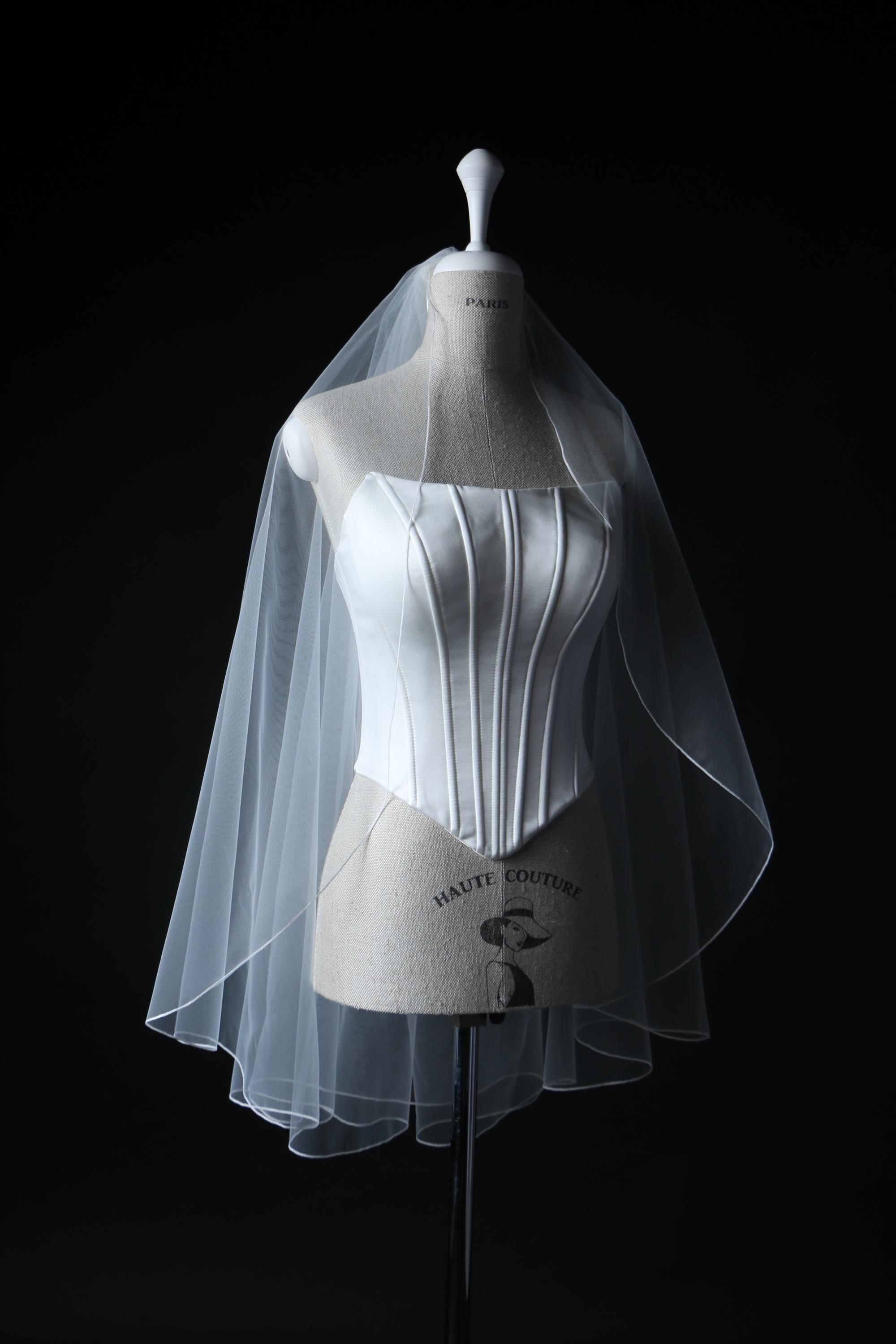Minimalist Fingertip Veil Single Tier, Pencil Edge Bridal Veil, Soft Tulle Wedding Veil, Simple Modern Bride Veil
