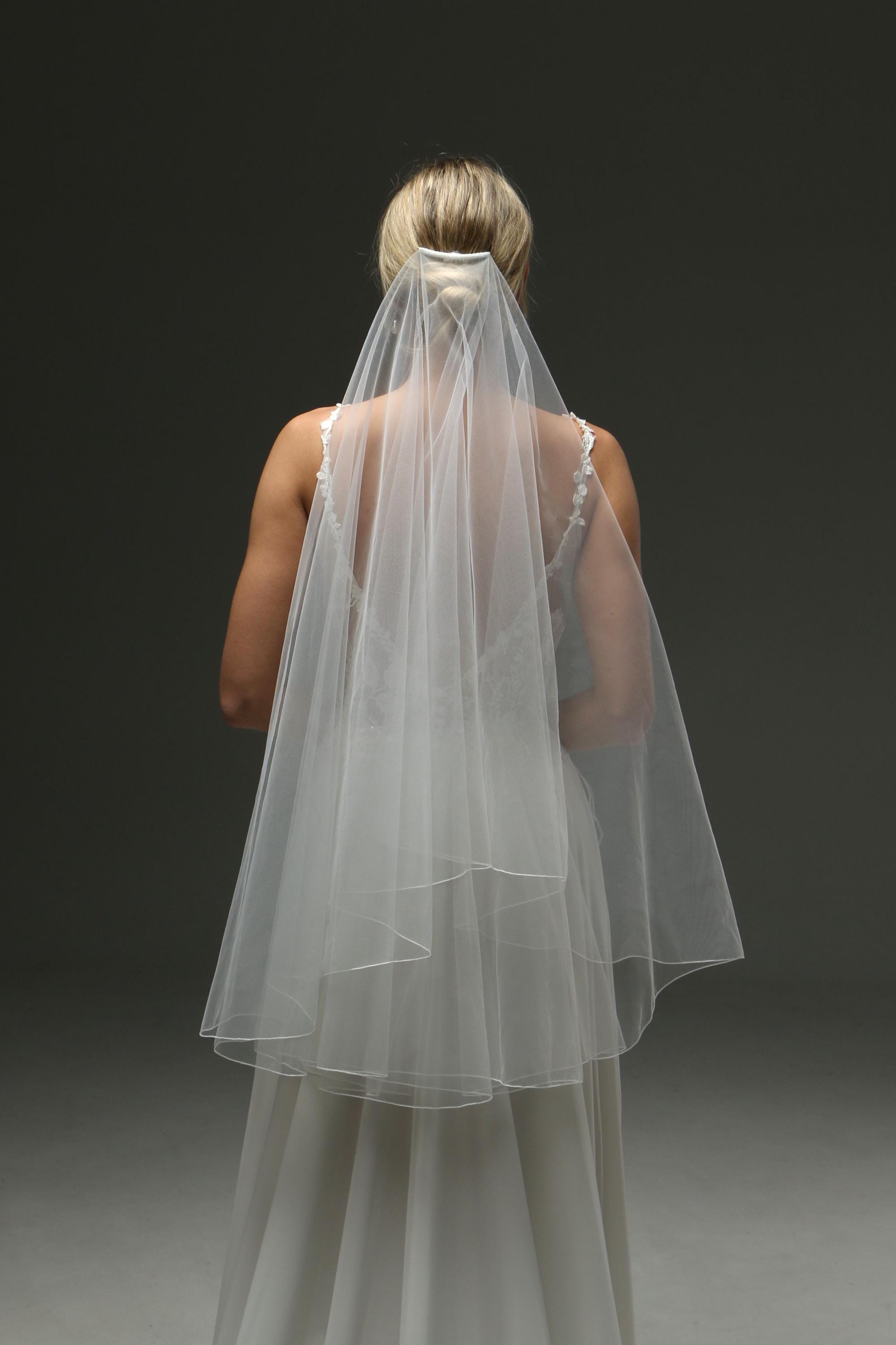 Minimalist Fingertip Veil 43 Inch, Two Tier Invisible Veil with Pencil Edge, Soft Tulle Bridal Veil Simple Modern Veil