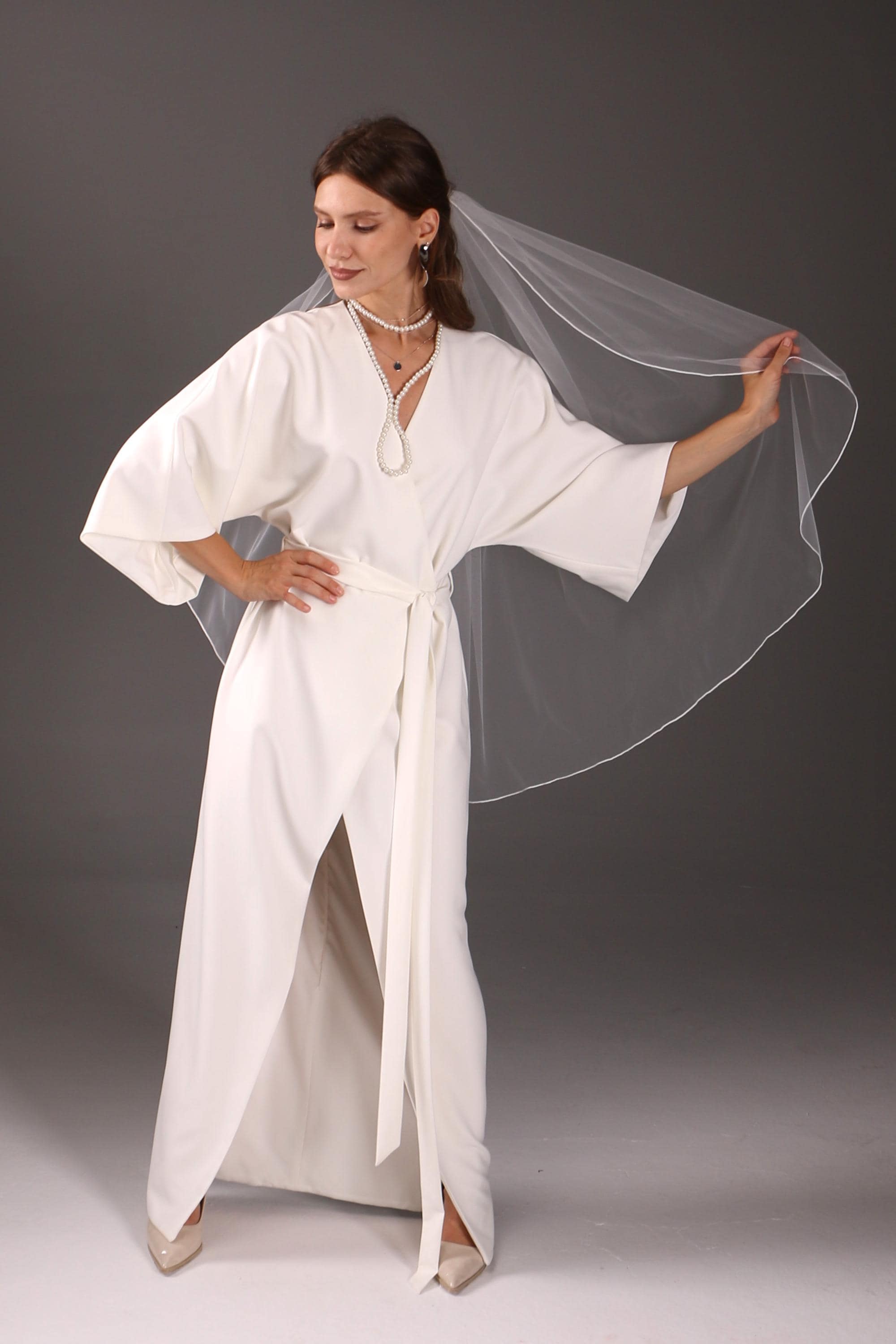 Soft Elegant 1 Layer Wedding Veil – Pencil Edge Floor-Length Cathedral Veil – Light Ivory Sheer