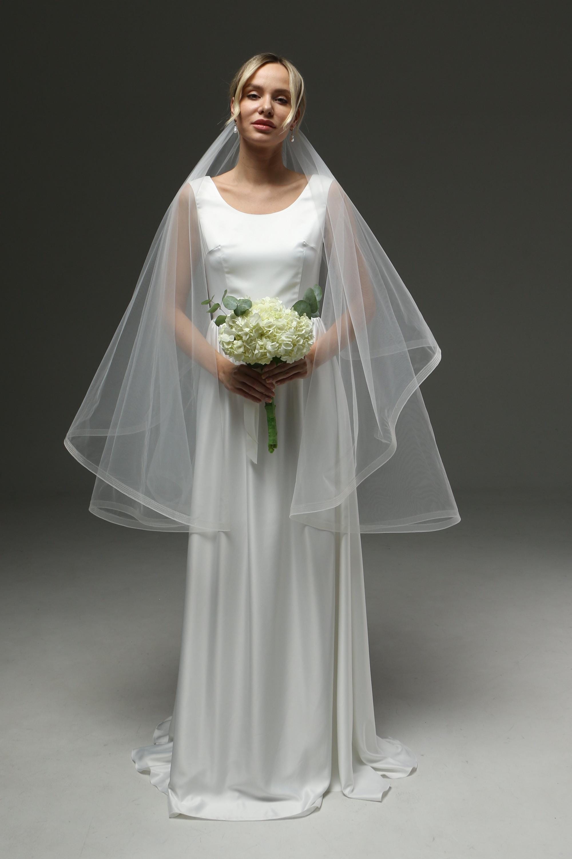 Fingertip Wedding Veil Two Tier, Horsehair Edge 1 Inch Veil, Short Bridal Veil Soft Tulle, Blusher Veil Elegant Veil