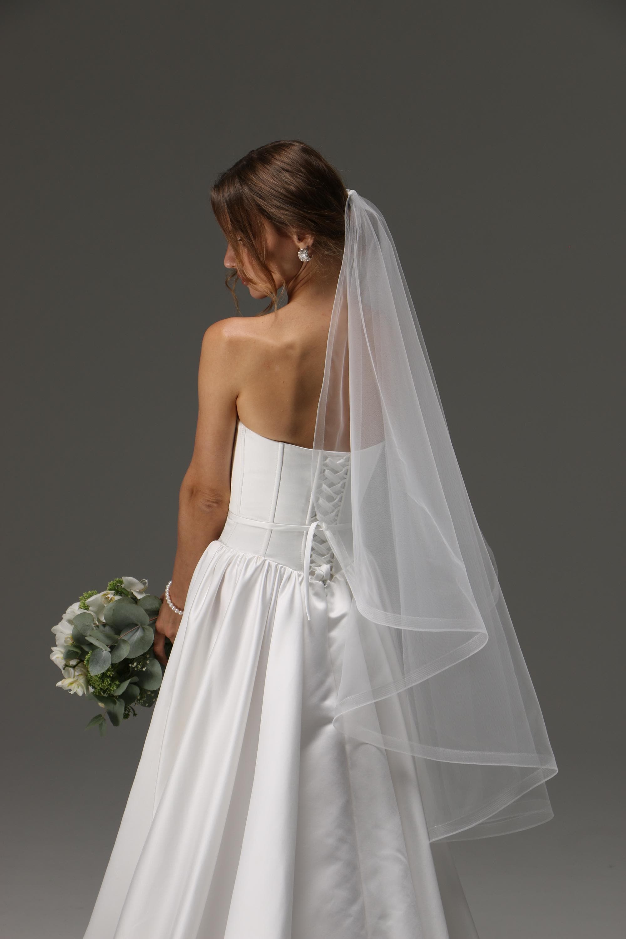 Minimalist Fingertip Veil 43 Inch, Single Tier Horsehair Edge Veil 1 Inch, Soft Tulle Bridal Veil, Simple Modern Veil
