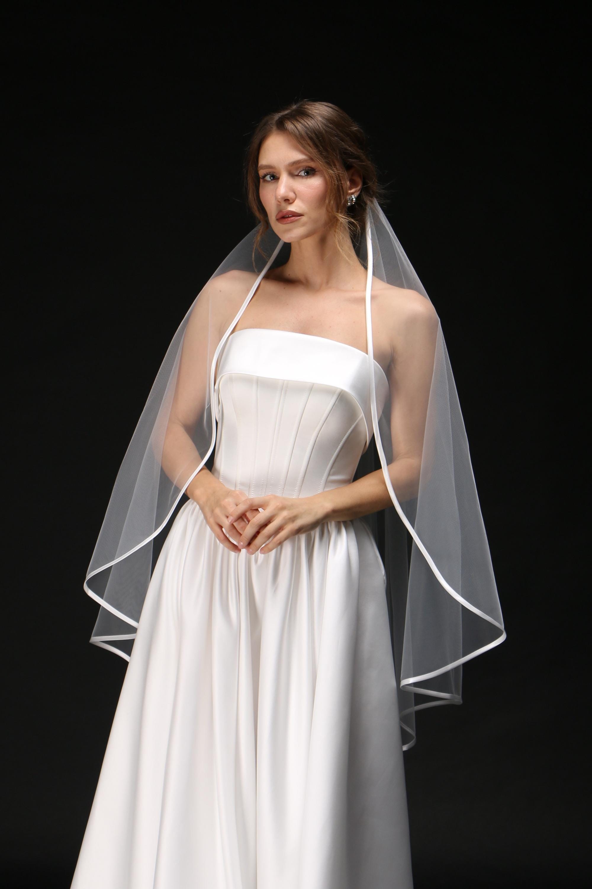 Fingertip Wedding Veil 43 Inch, Single Tier Cascade Veil with Satin Trim Edge, Soft Tulle Bridal Veil Minimalist Elegant Veil