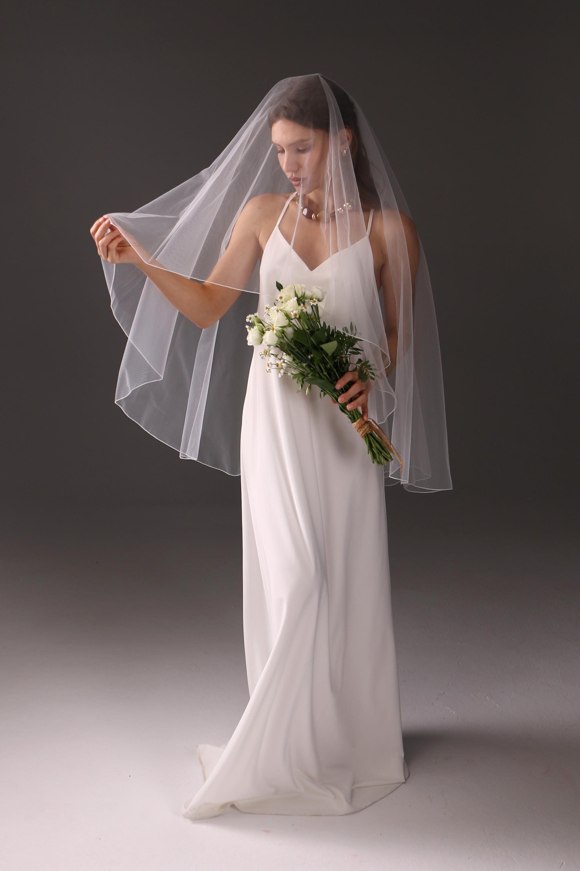 Two Tier Fingertip Bridal Veil with Pencil Edge, Short Wedding Veil, Blusher Veil, Minimalist Tulle Veil, Modern Bride Veil