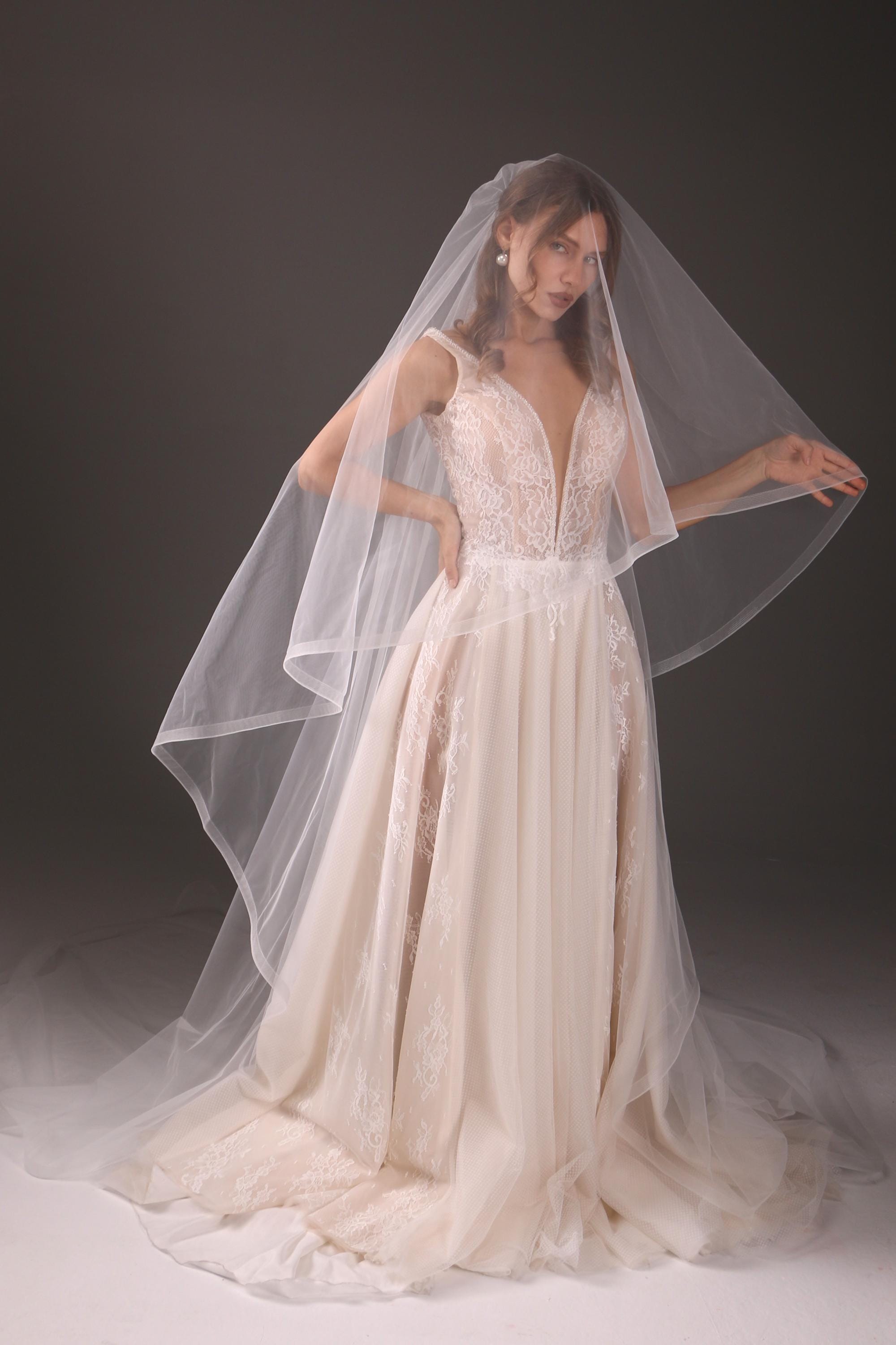 Two Tier Bridal Veil with Horsehair Trim, Cathedral Tulle Veil 1 Inch Edge, Minimalist Wedding Veil, Modern Bride Veil