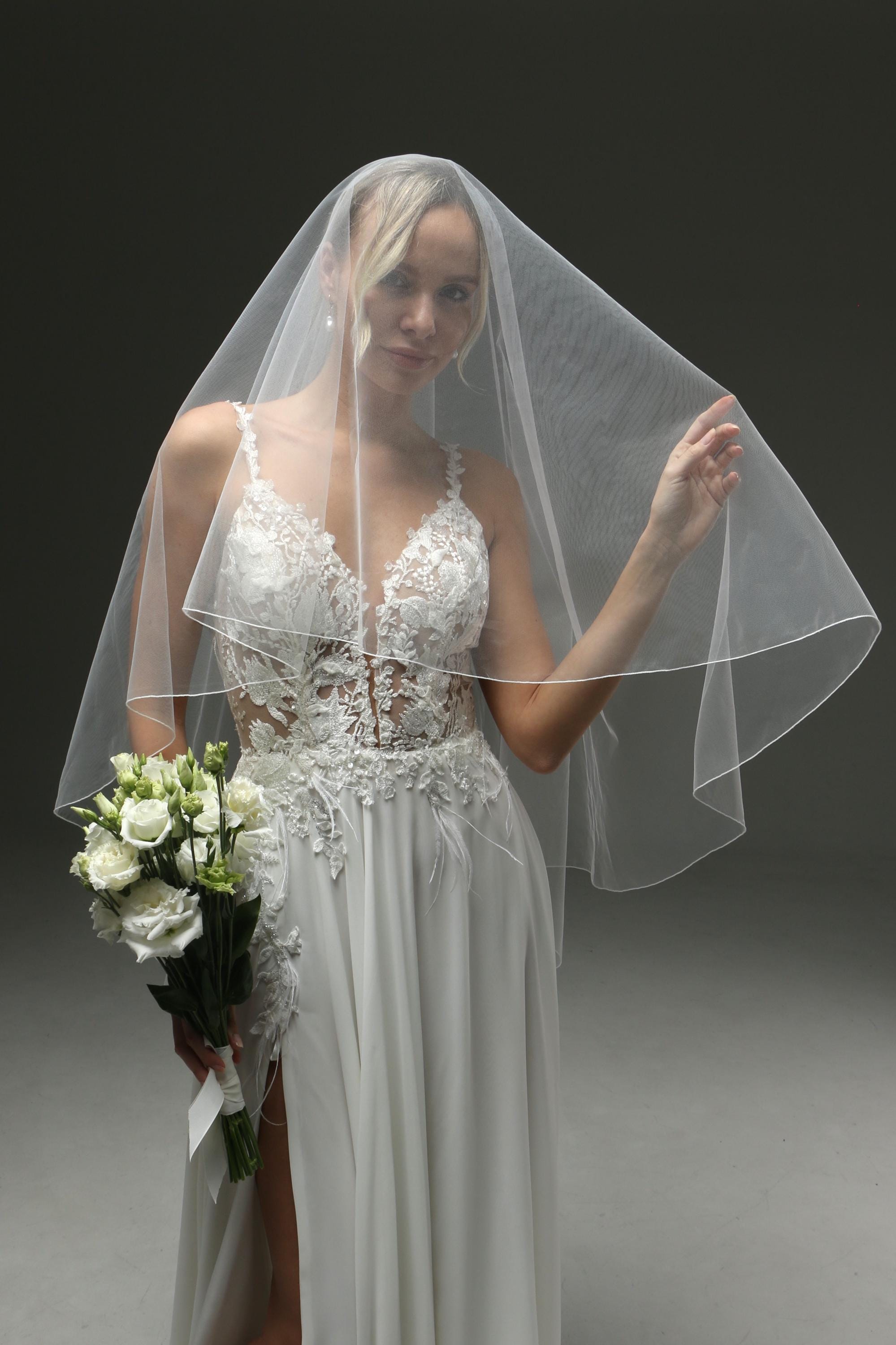 Invisible Wedding Veil 43 Inch, Two Tier Fingertip Veil with Pencil Edge, Soft Tulle Bridal Veil Minimalist Modern Veil