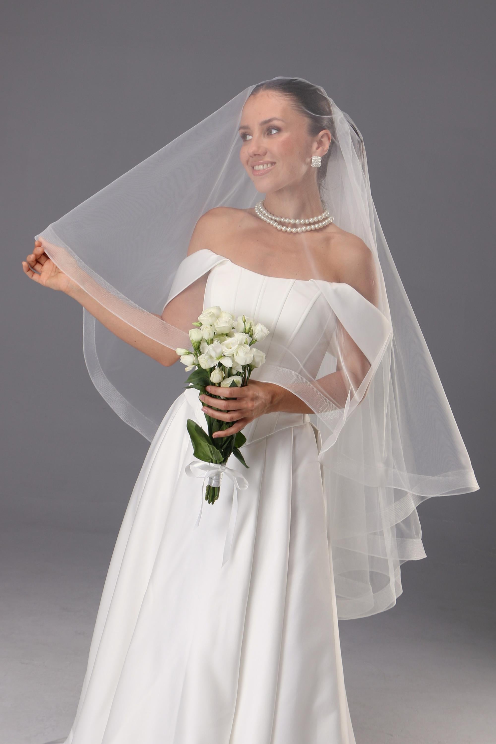 Modern Fingertip Veil 43 Inch, Two Tier Blusher Veil Wide Horsehair Edge 1.4 Inch, Soft Tulle Bridal Veil